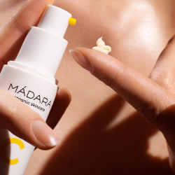 Crème régénérante illuminatrice à la vitamine C MADARA