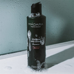 Shampoing colour and shine MADARA. Pour cheveux colorés